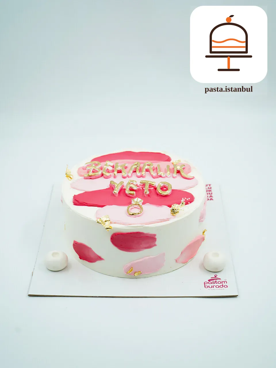 Pembe Naked Cake