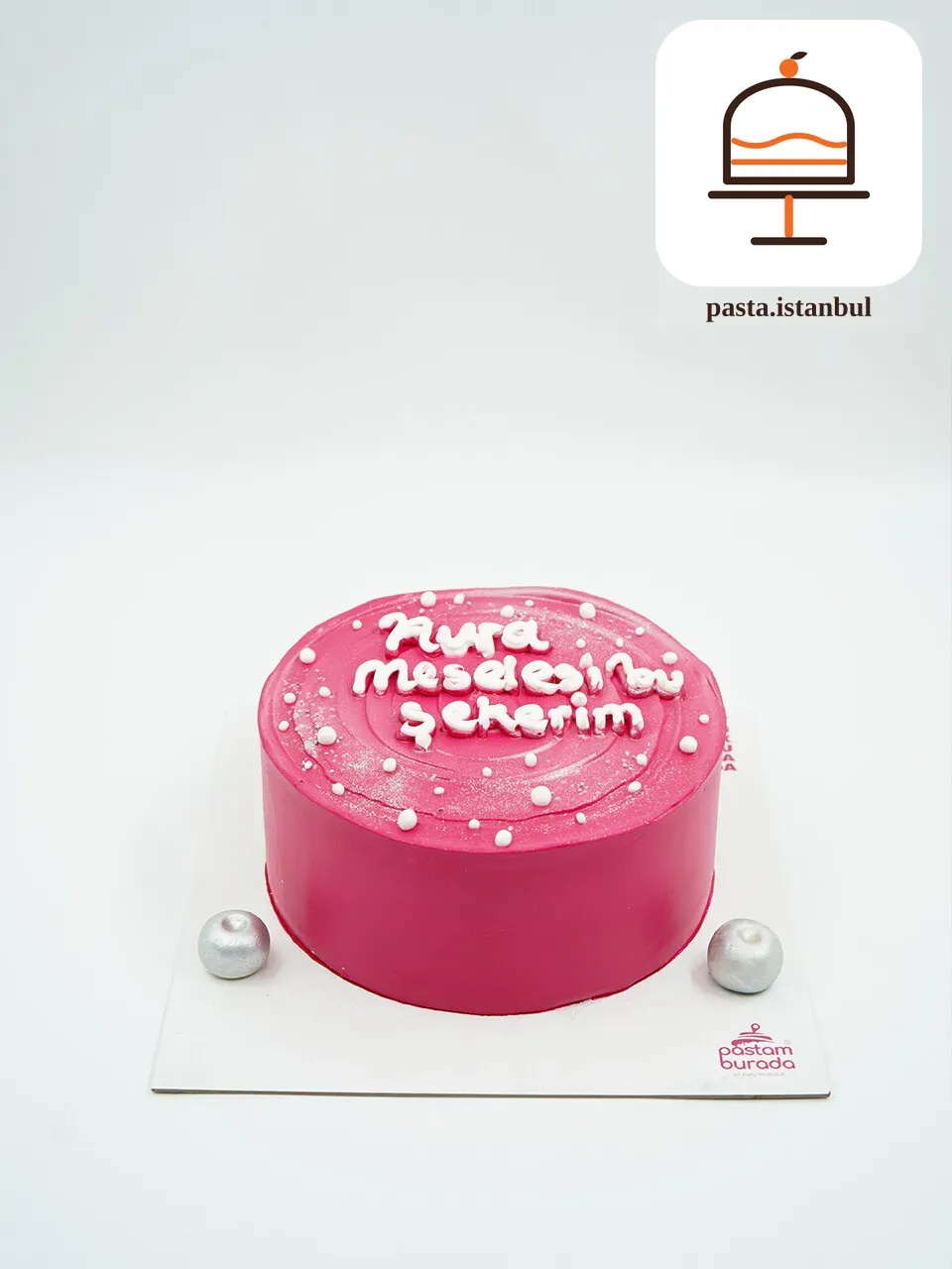 Pembe Naked Cake