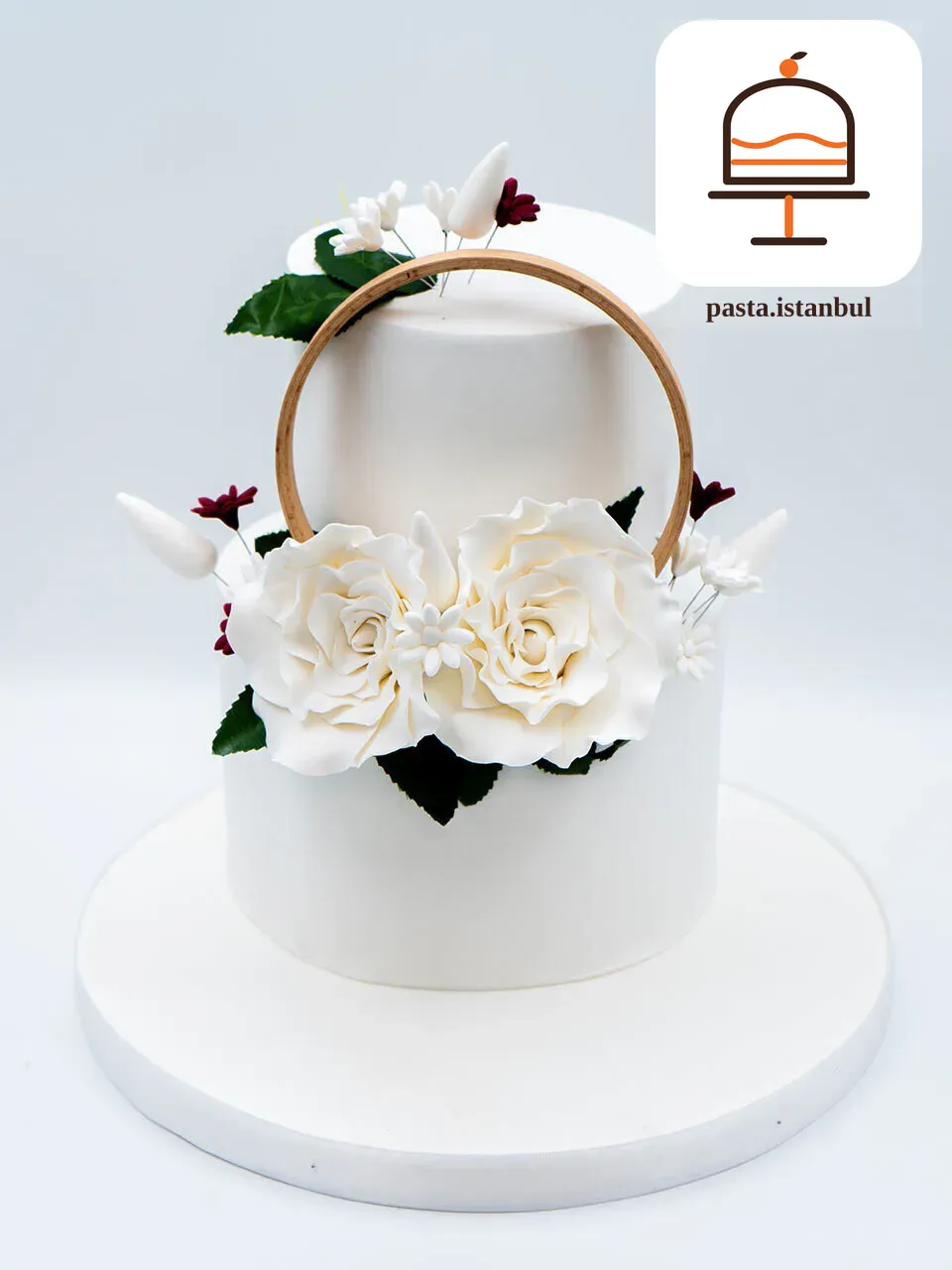 Beyaz Gül Temalı Pasta