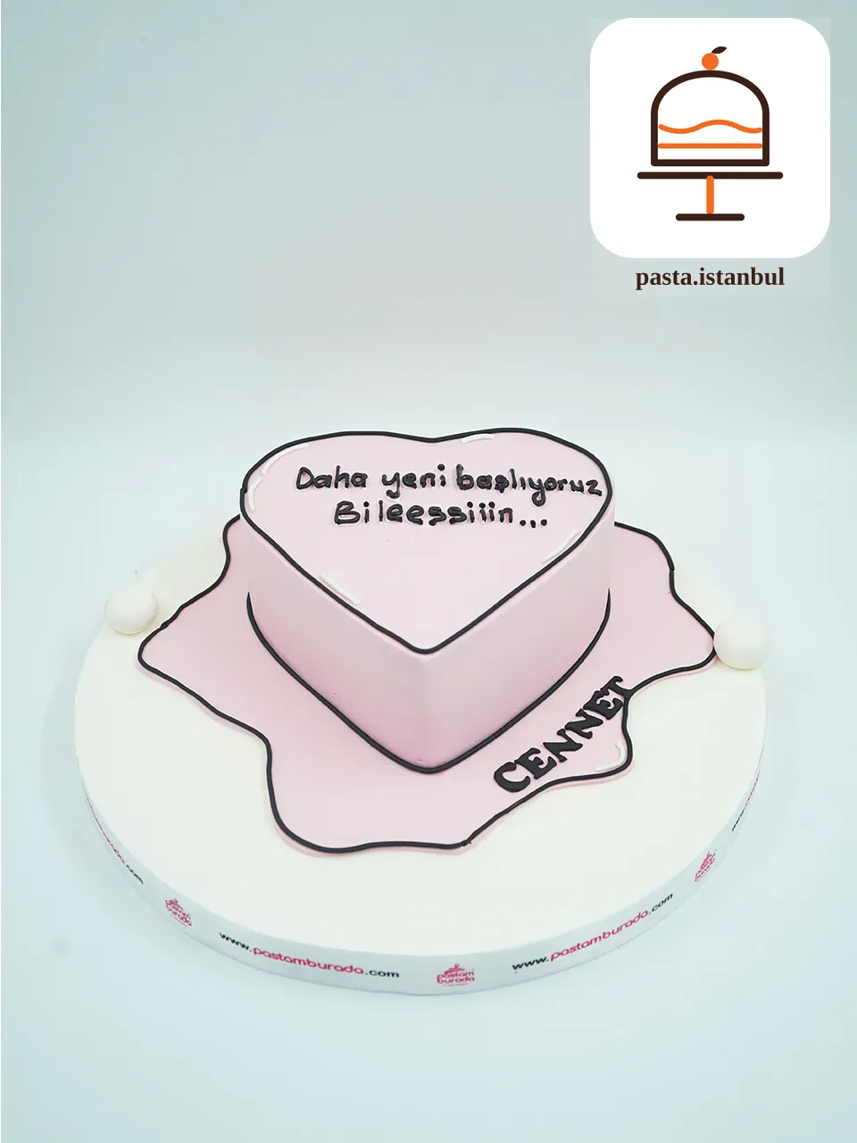 Yazı Detaylı Pembe Pasta