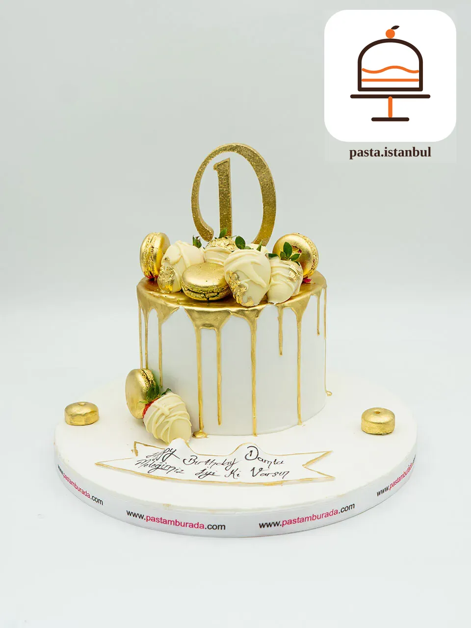 Gold ve Çilek Detaylı Pasta
