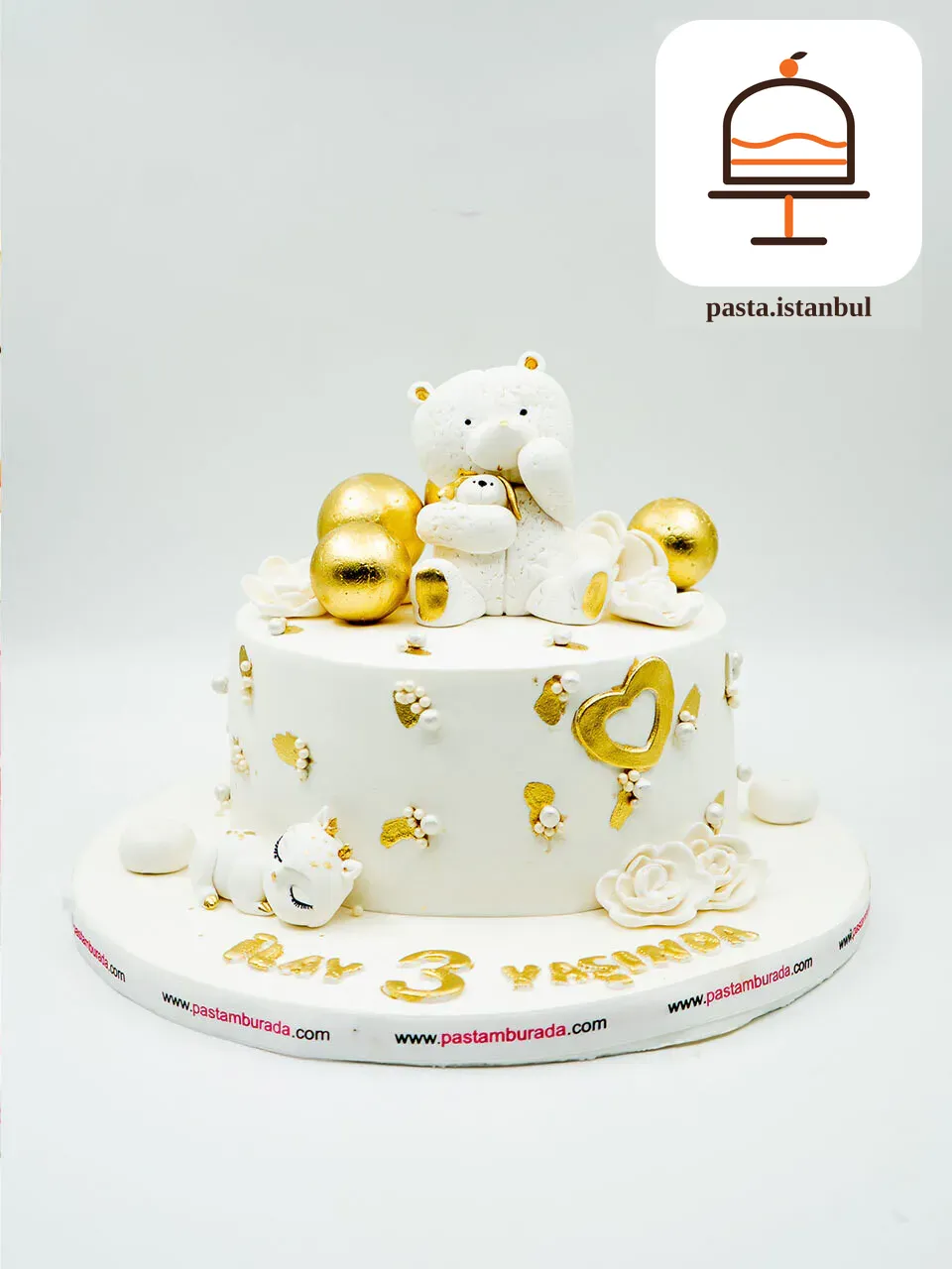 Gold Detaylı Beyaz Ayı Pasta