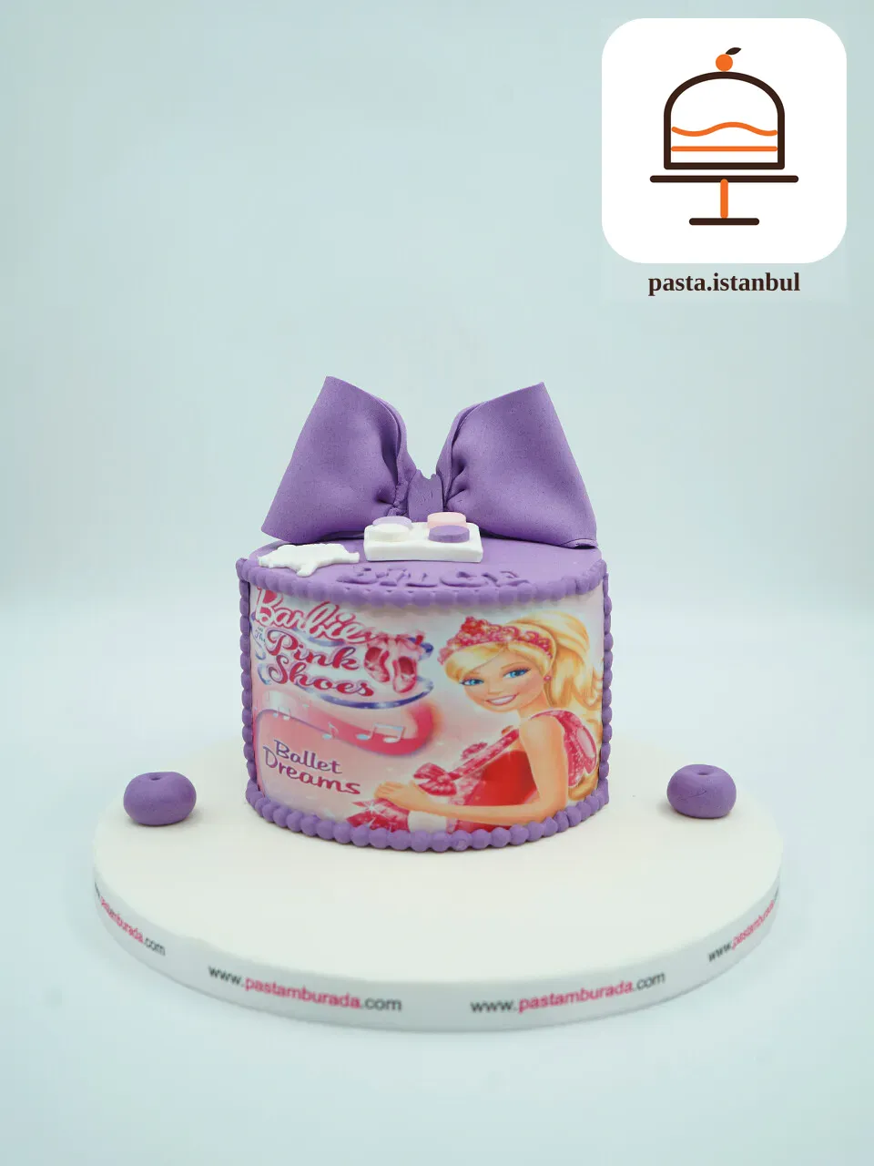 Mor Süslemeli Barbie Tasarım Pasta