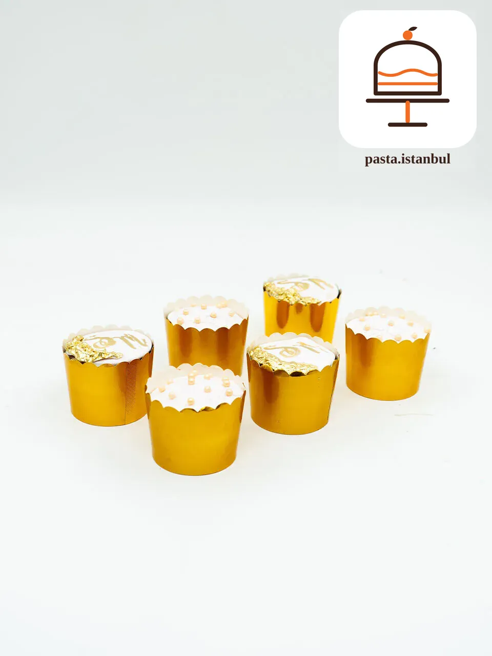 Gold Süslemeli Cupcake