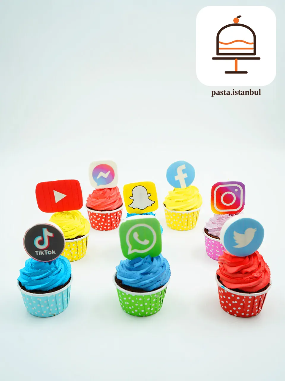 Sosyal Medya Konsept Cupcake