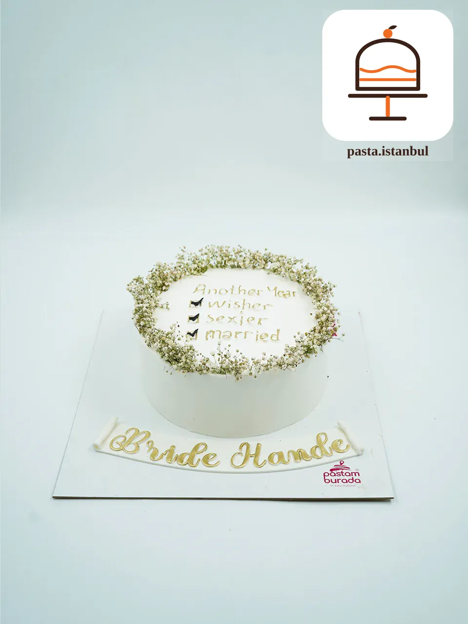 Beyaz Cipso Süslemeli Naked Cake