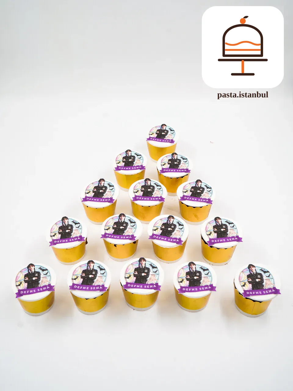 Wednesday Konsept Cupcake