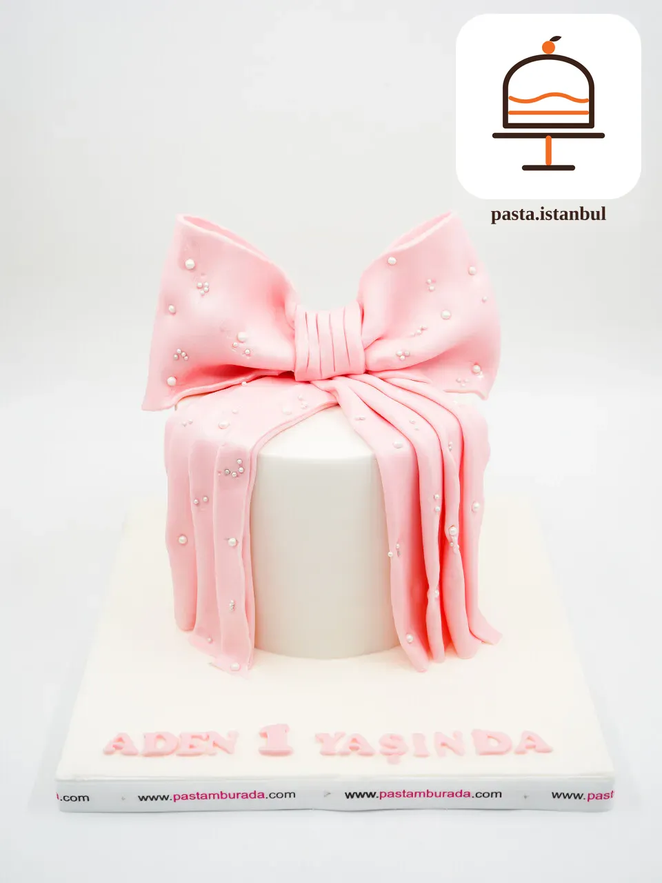 Pembe Kurdele Detay Tasarım Pasta